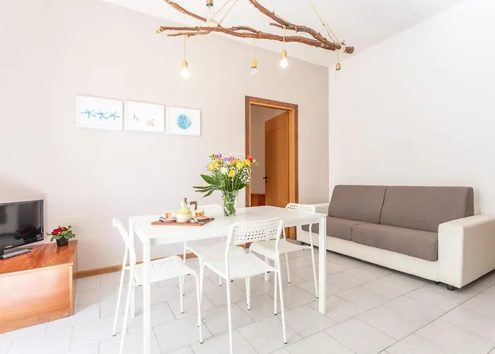Casa Vacanza Trentapassi Rivabella 2-6 Posti Letto